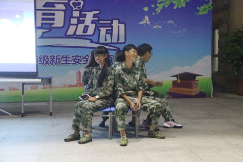 http://www.qzqgxy.com/__local/F/A5/DE/FC97BDAD7AF5B38E7F5D07F43C2_1CDA2EBF_232DB.jpg?e=.jpg